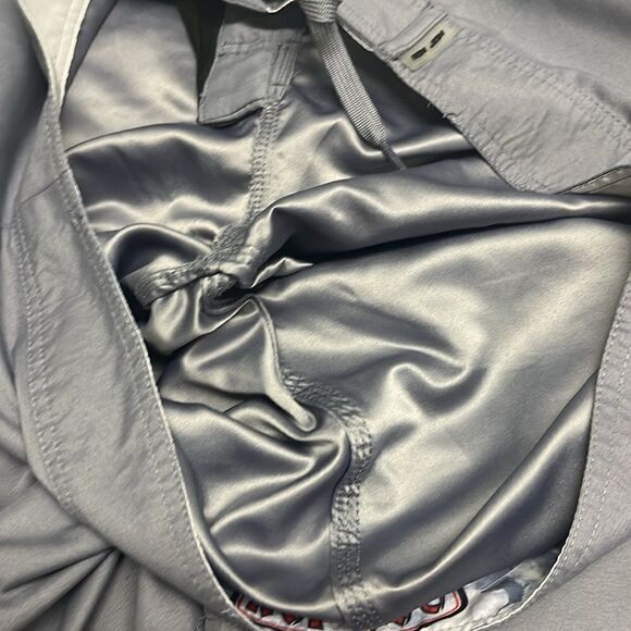 Ron Jon Surf Shop Gray Hoop & Loop/ Tie Closure Swim Trunks w/ Cargo Pocket- 34 - Picture 12 of 14